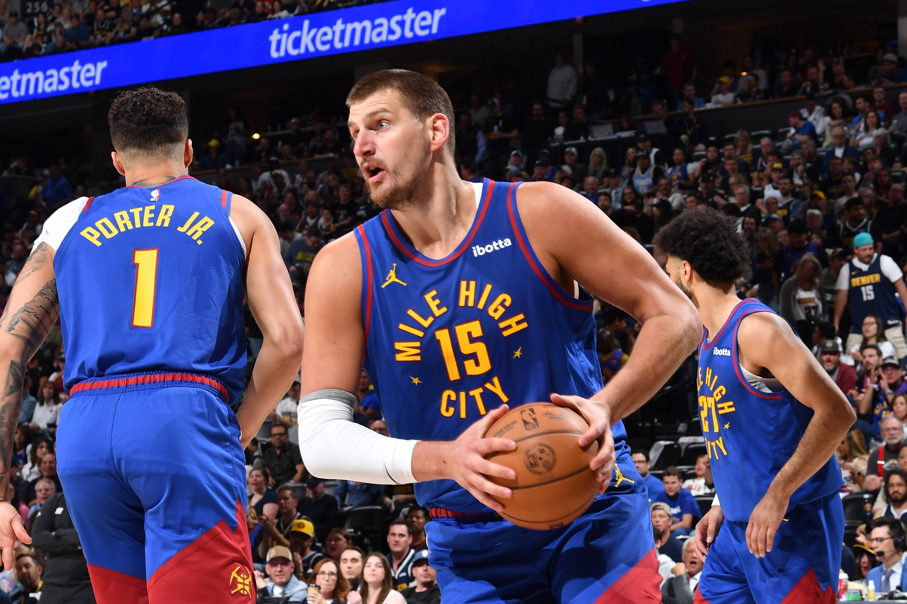 太狠了！新奥尔良鹈鹕围绕NBA季后赛主帅复盘关键时刻夏洛特黄蜂调整名单以备国王杯，里昂队长鼓劲备战欧篮联的简单介绍九游官网入口